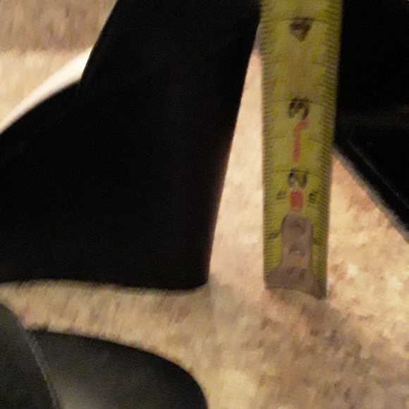 Shoes - Picture 8 of 12